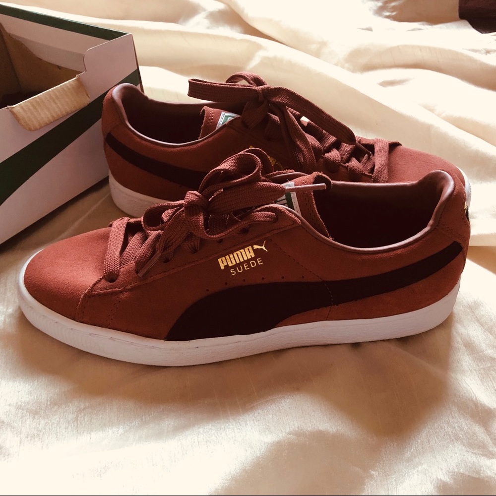 Cognac Suede Pumas